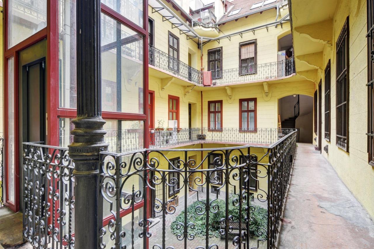 Free Garage Parking, Ac And Bikes In The Downtown Apartment Будапеща Екстериор снимка
